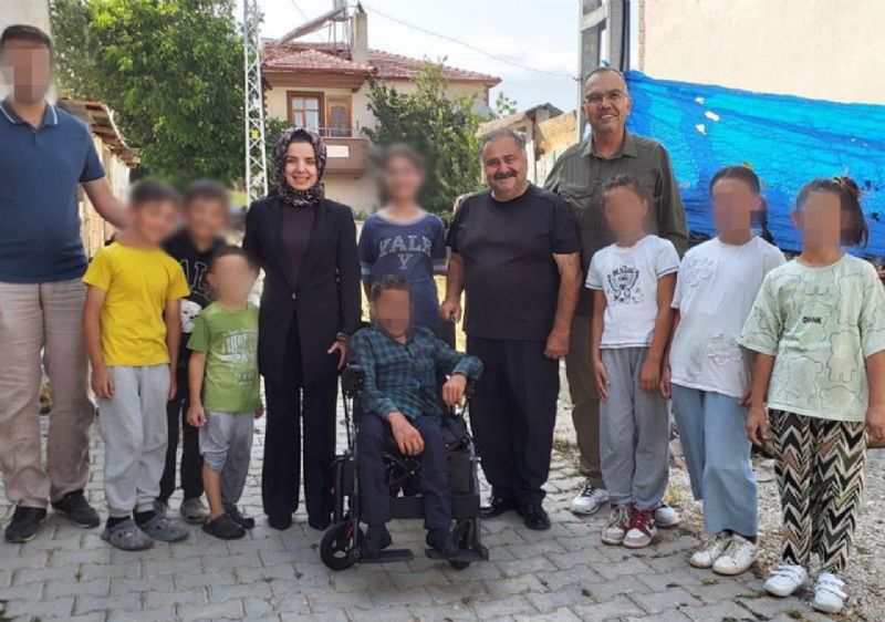 Atkaracalar Sosyal Yardımlaşma ve Dayanışma Vakfı İş Birliğiyle 3 adet Akülü Tekerlekli Sandalye Bağışı